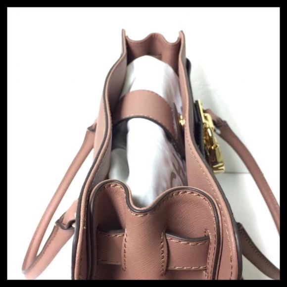 MICHAEL KORS HAMILTON LARGE NORTH SOUTH TOTE NWOT - Picture 6 of 12